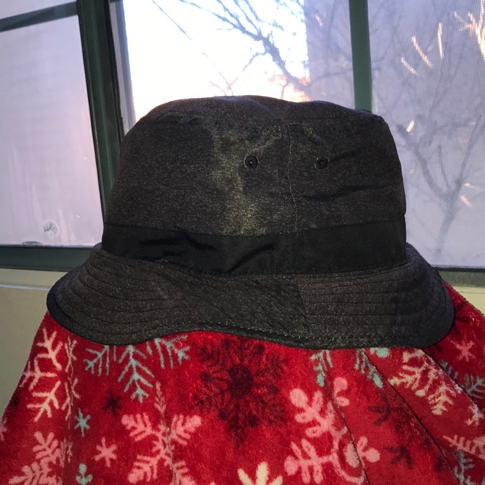 Bucket hat